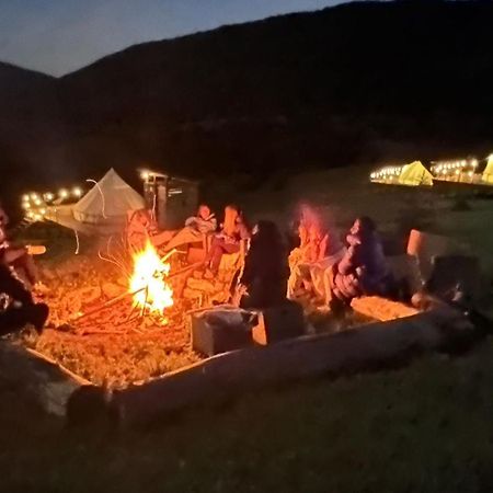 Hotel The Hunters Glamping à Ciudanovita Extérieur photo
