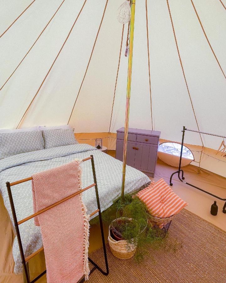 Hotel The Hunters Glamping à Ciudanovita Extérieur photo