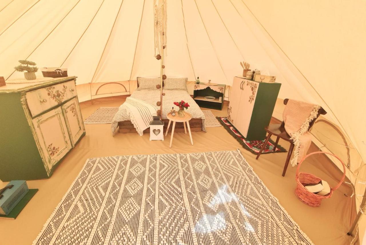 Hotel The Hunters Glamping à Ciudanovita Extérieur photo