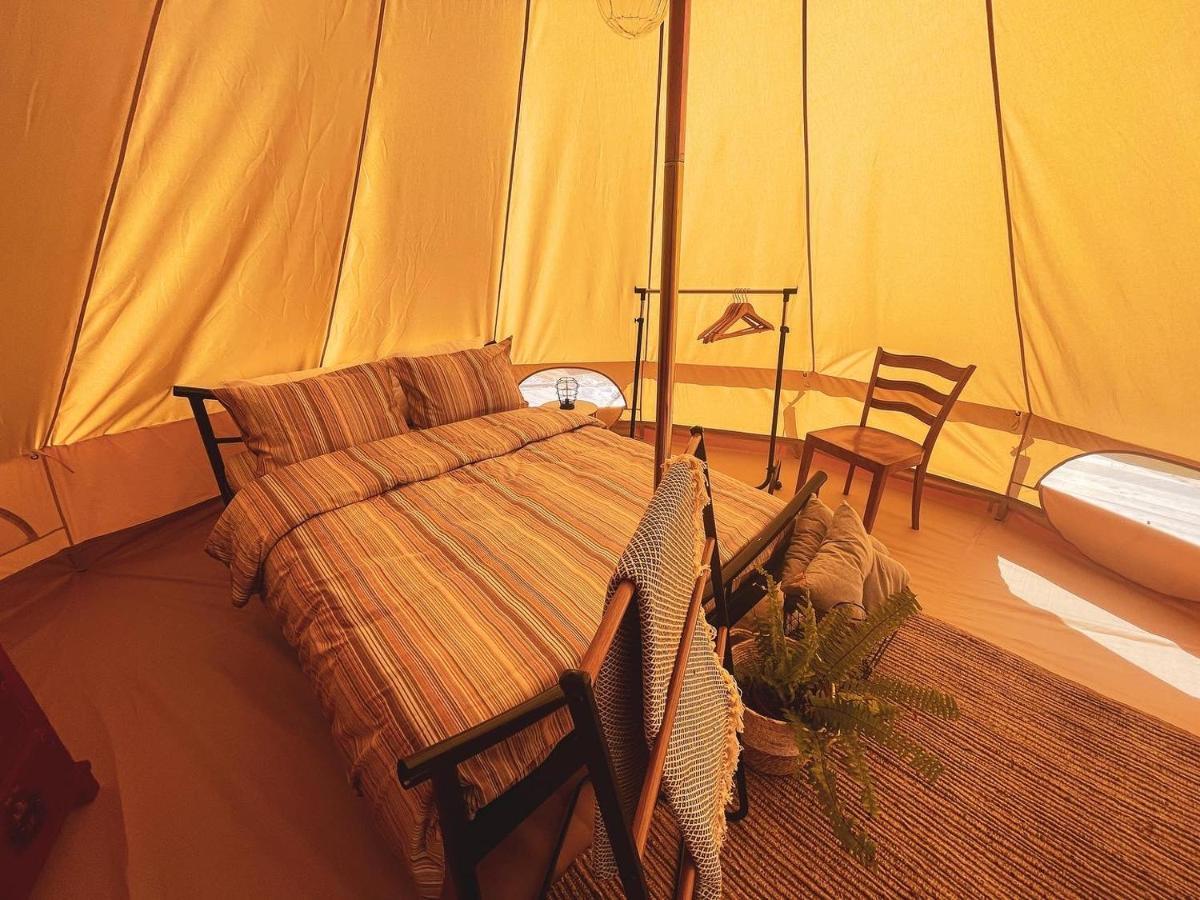 Hotel The Hunters Glamping à Ciudanovita Extérieur photo