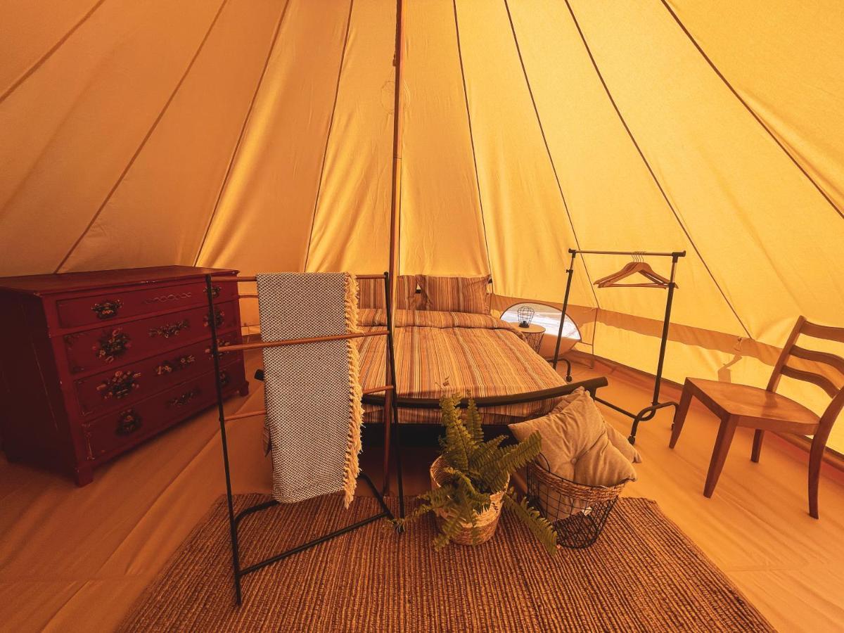 Hotel The Hunters Glamping à Ciudanovita Extérieur photo
