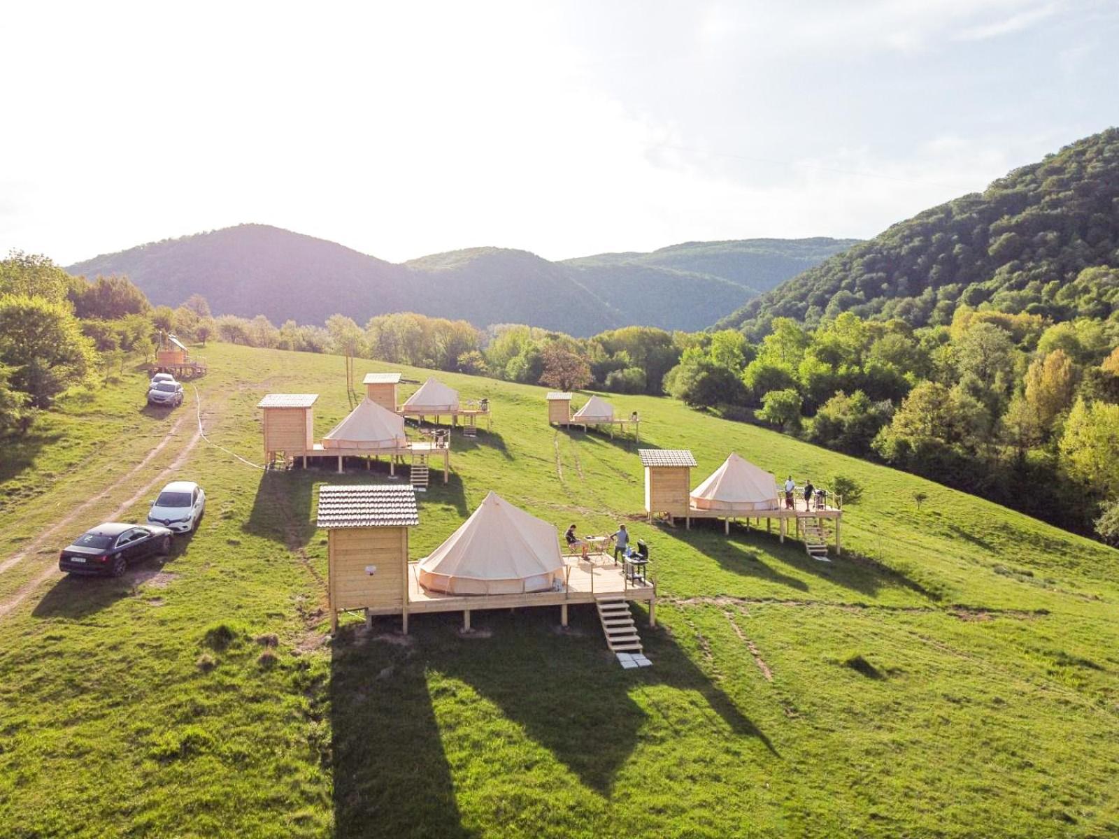 Hotel The Hunters Glamping à Ciudanovita Extérieur photo